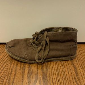 TOMS brown boot.